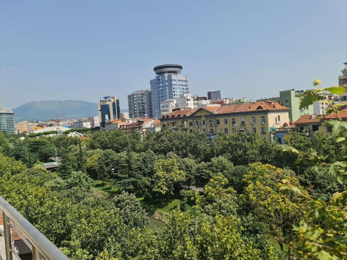Penthahouse Shallvare Тирана Екстер'єр фото